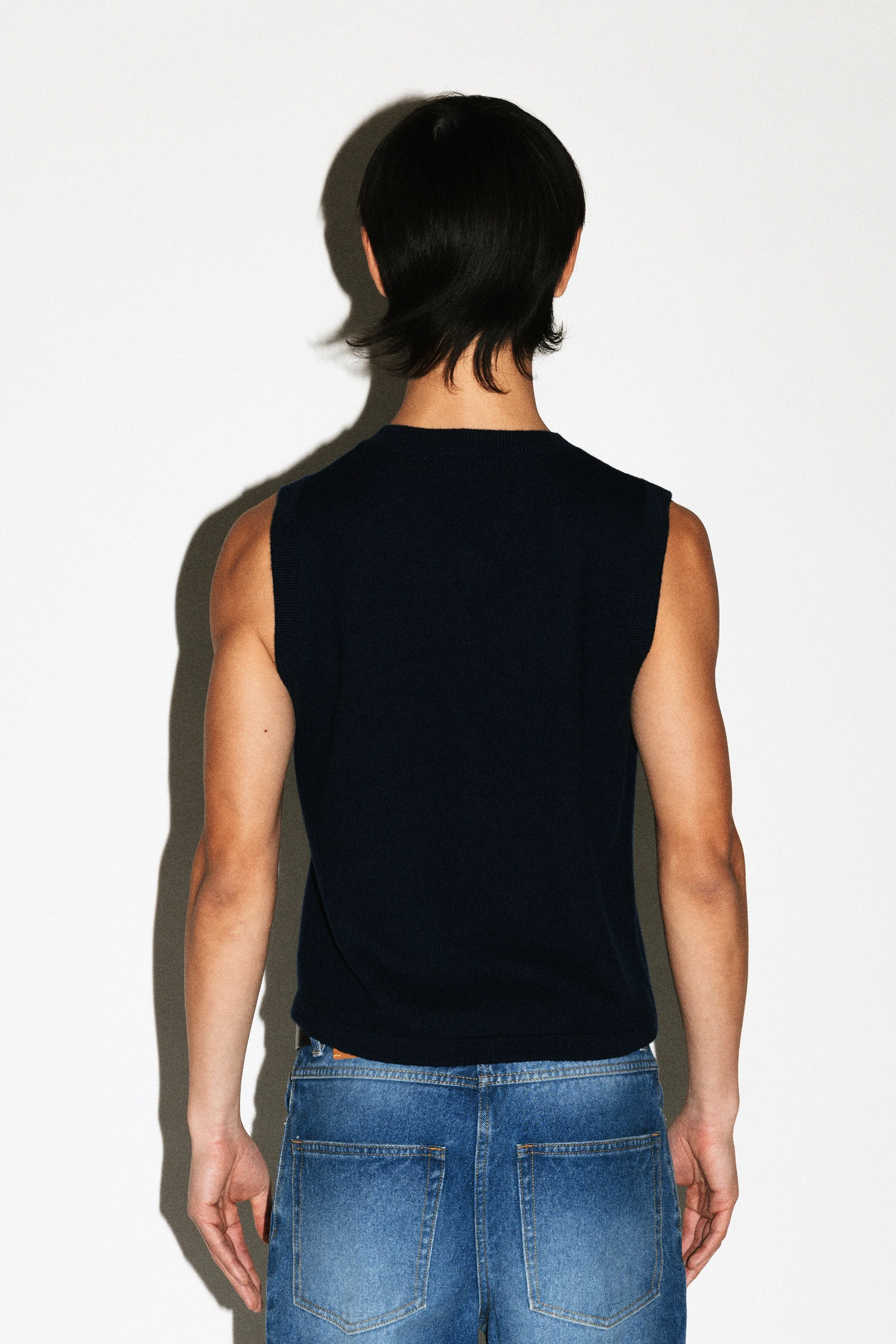 Berkeley Merino V-Neck Vest - Image 12