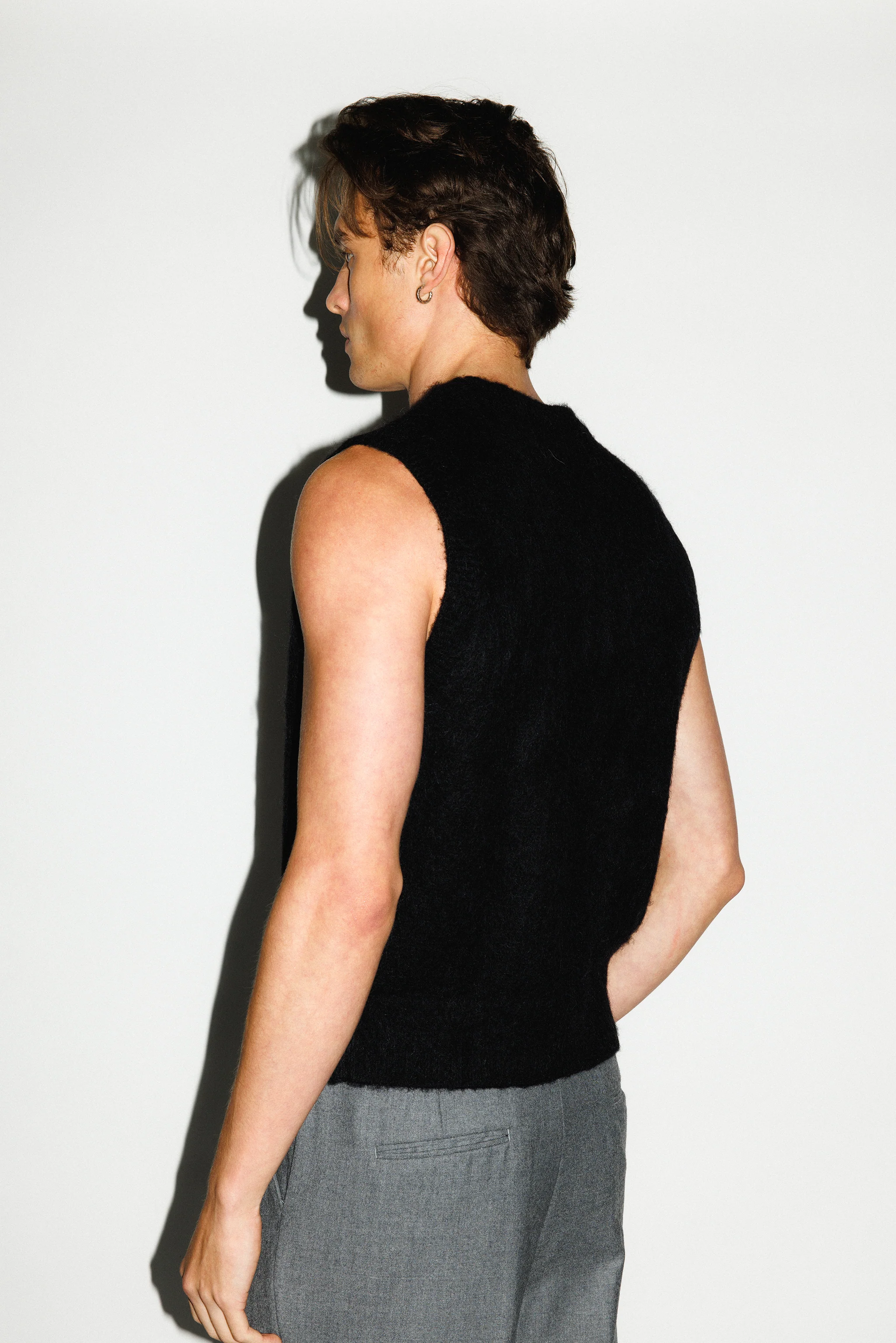 Canal Alpaca Knit Sweater Vest | Black - Image 4
