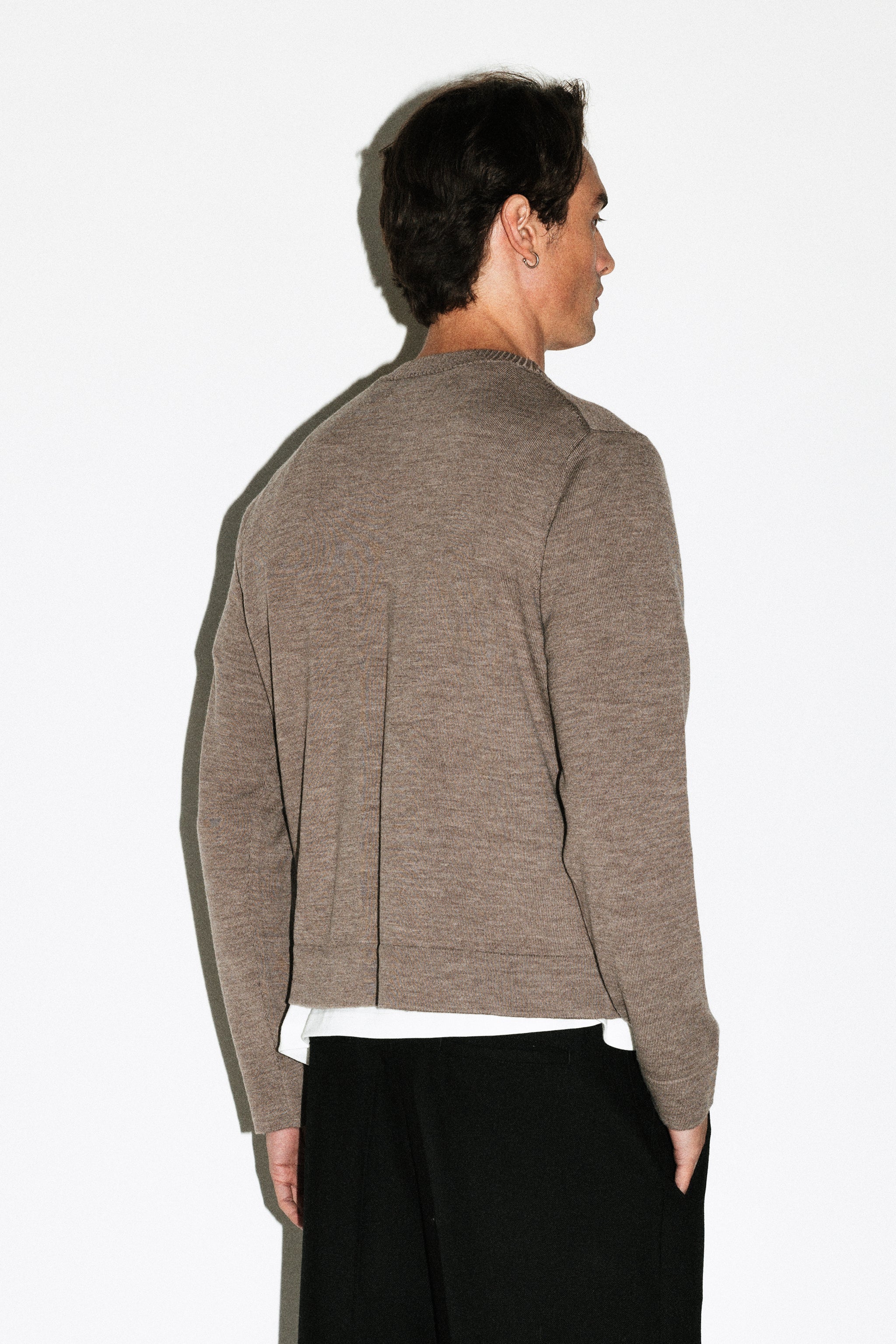Hammer 90s Fit V-Neck Sweater - Image 12