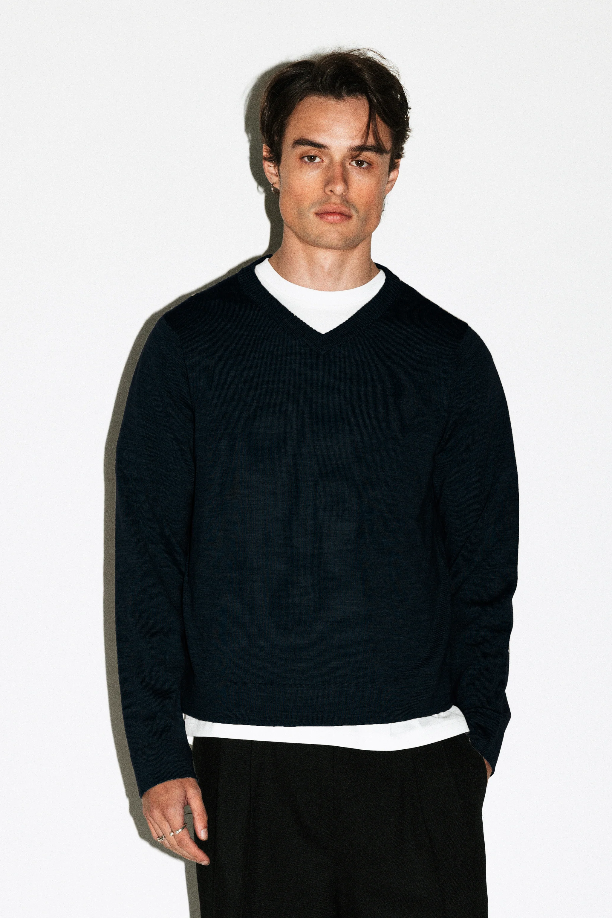 Hammer 90s Fit V-Neck Sweater - Image 14
