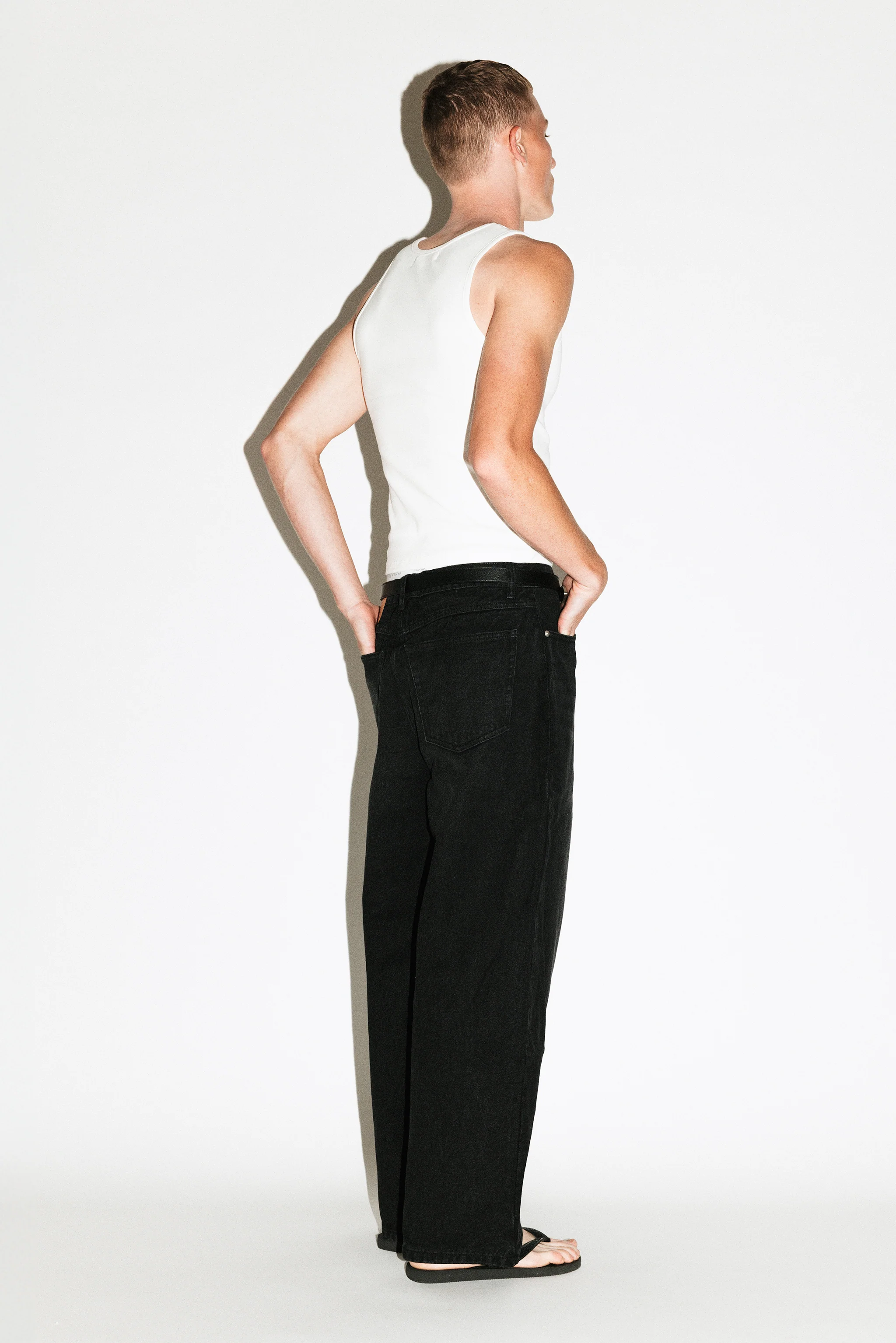 Laurel Relaxed Wide-Leg Jeans - Image 3