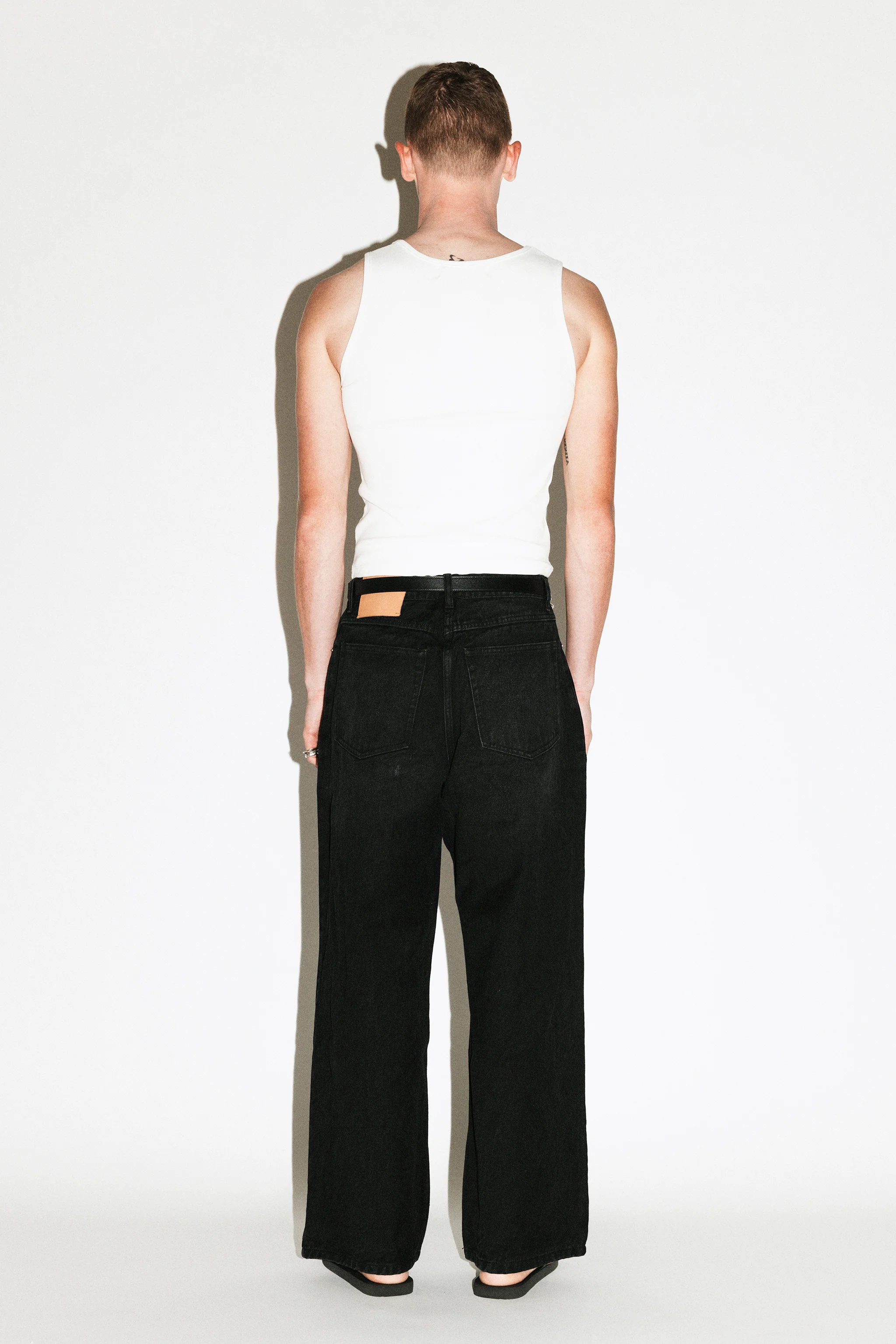 Laurel Relaxed Wide-Leg Jeans - Image 4