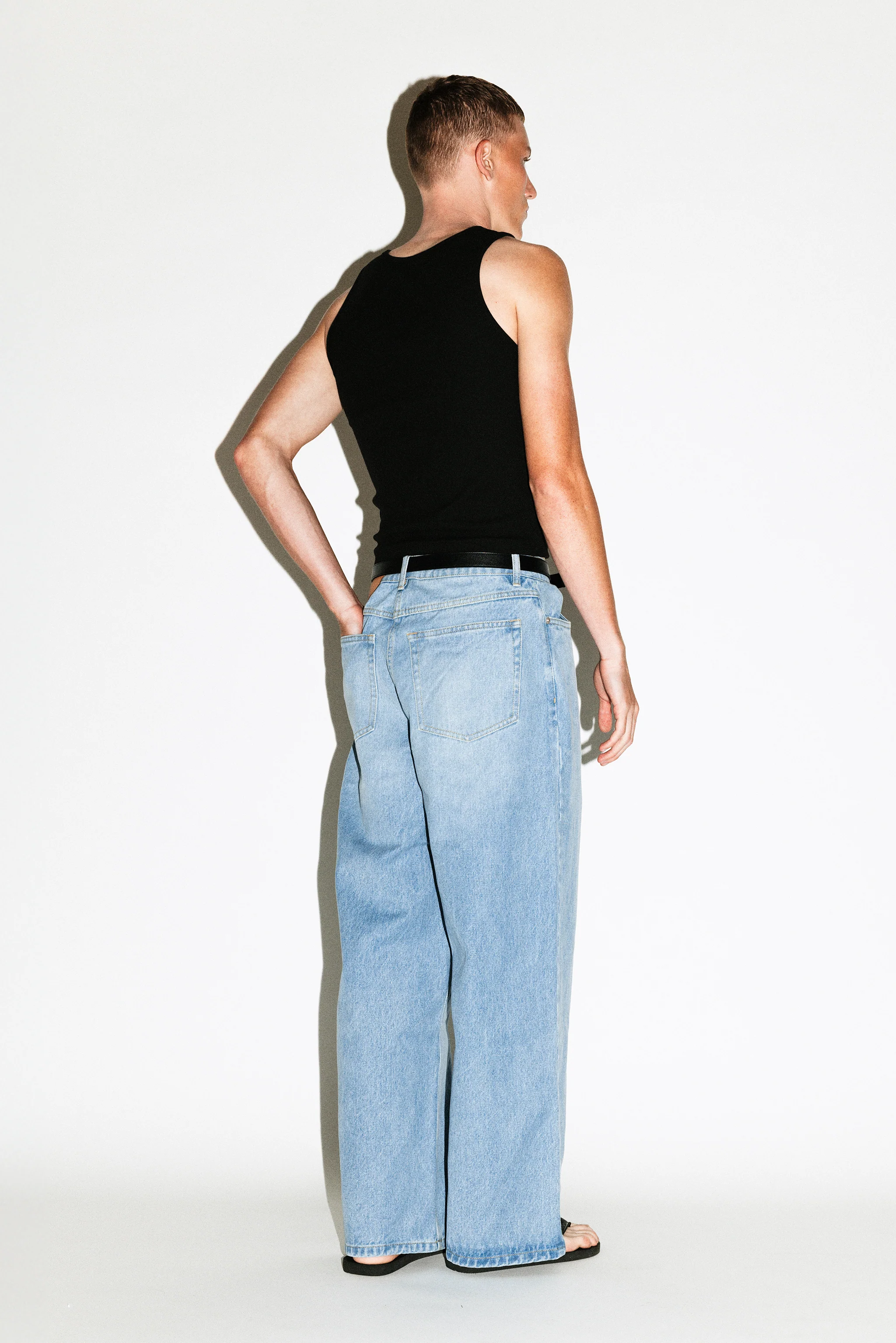 Laurel Relaxed Wide-Leg Jeans - Image 7