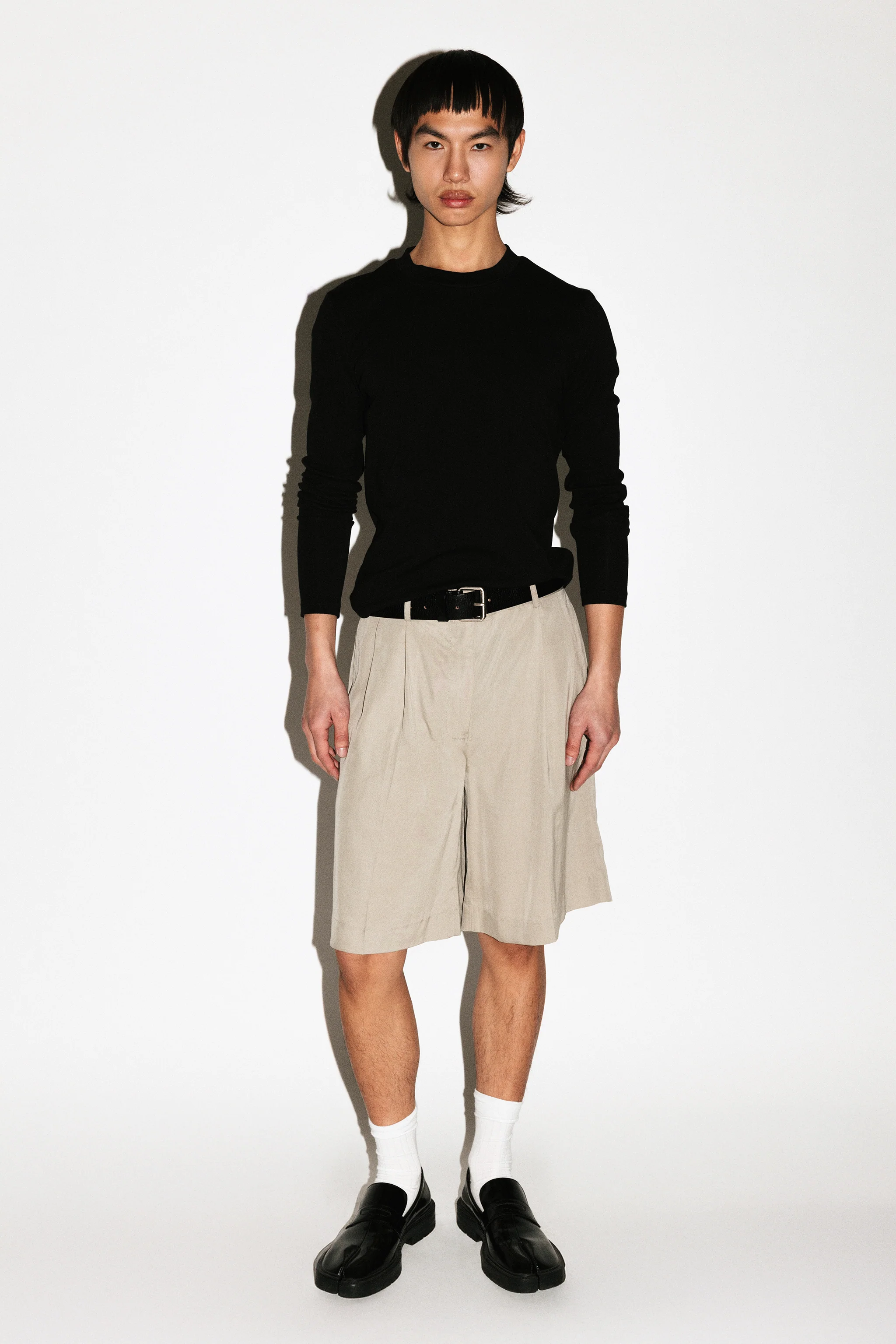 Moreno Pleated Bermuda Shorts - Image 5