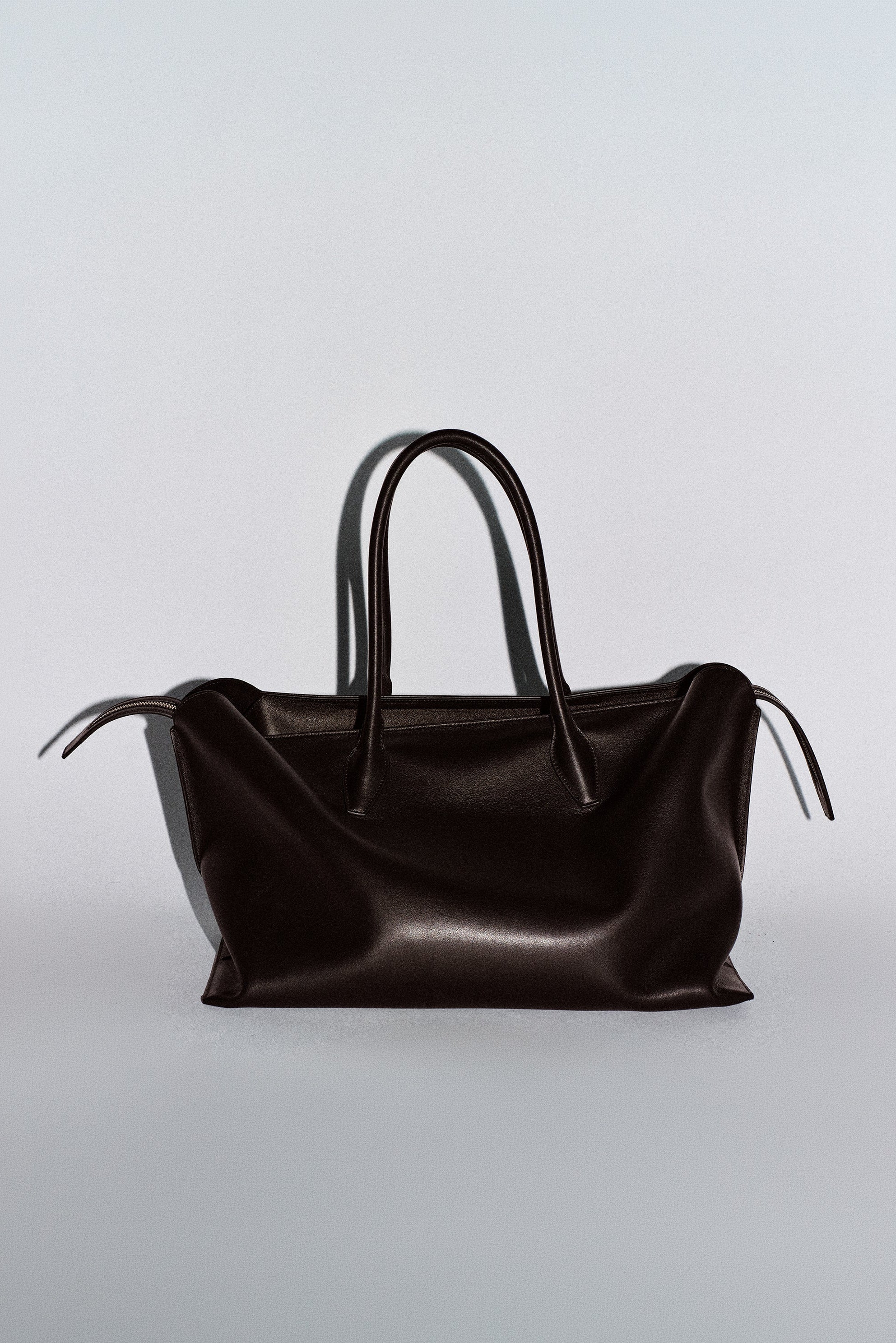 Puddle Maxi Leather Tote - Image 5