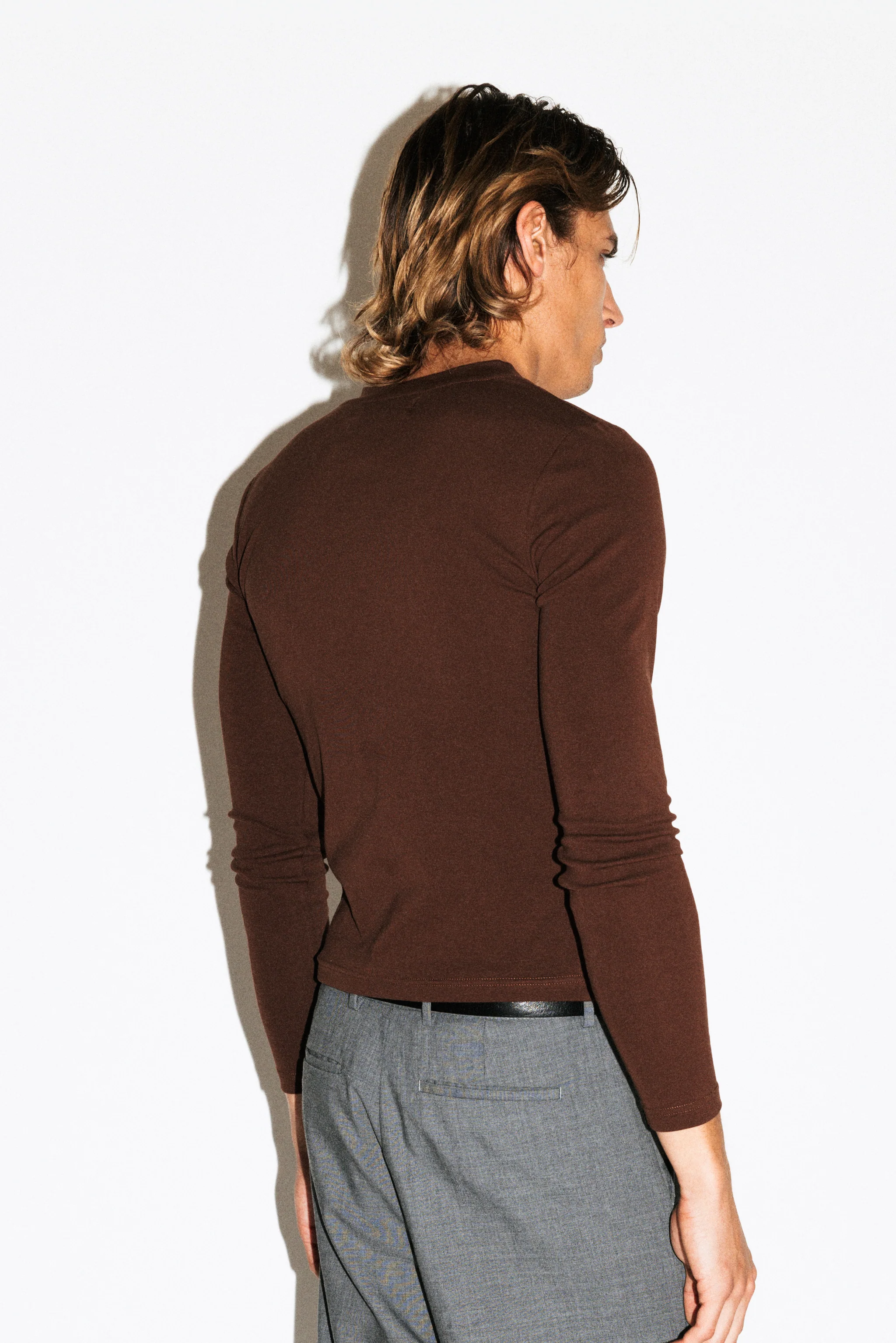 Scott Slim Long Sleeve V-Neck Tee - Image 11