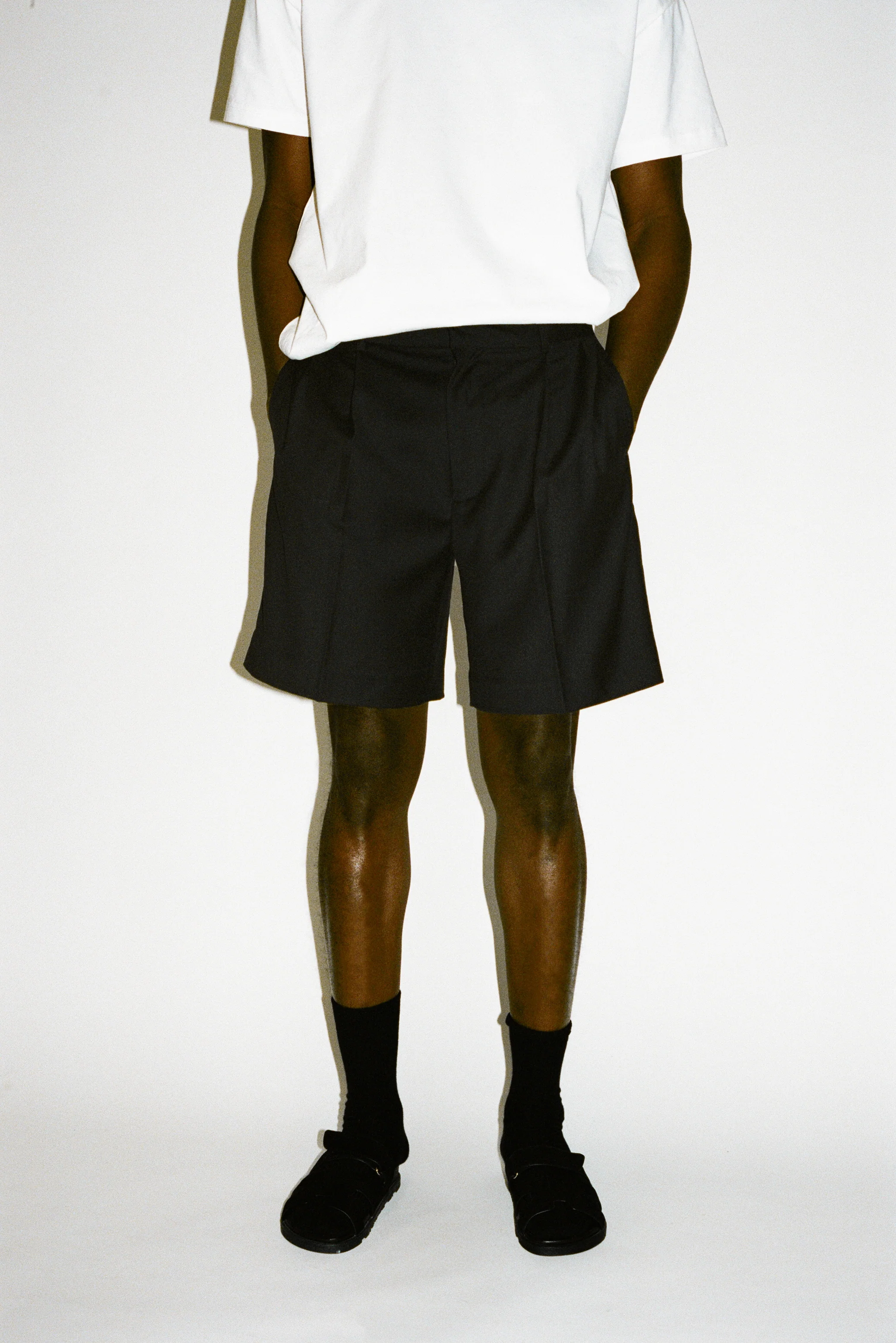 Villa Wide-Leg Tailored Shorts - Image 4