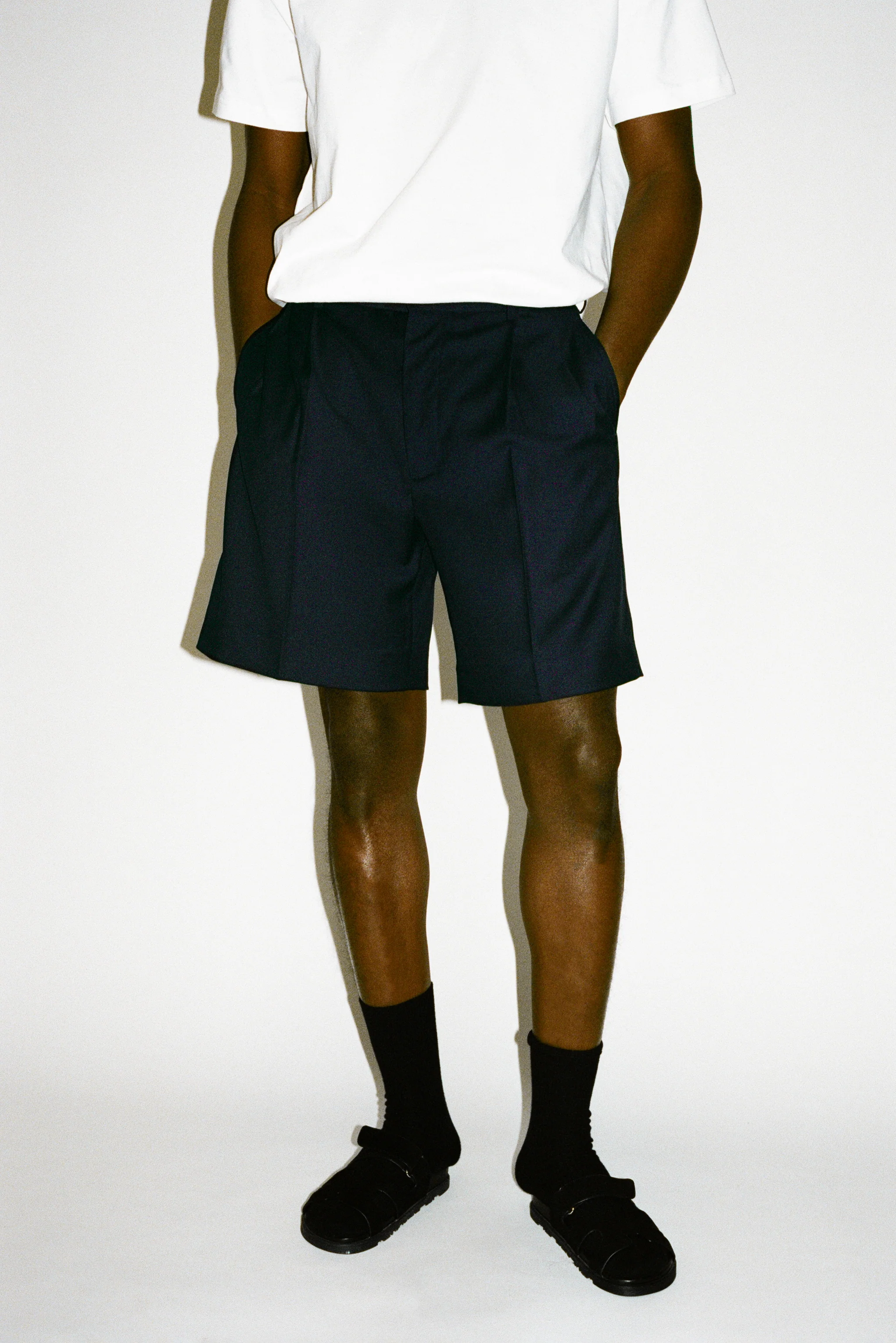 Villa Wide-Leg Tailored Shorts - Image 9